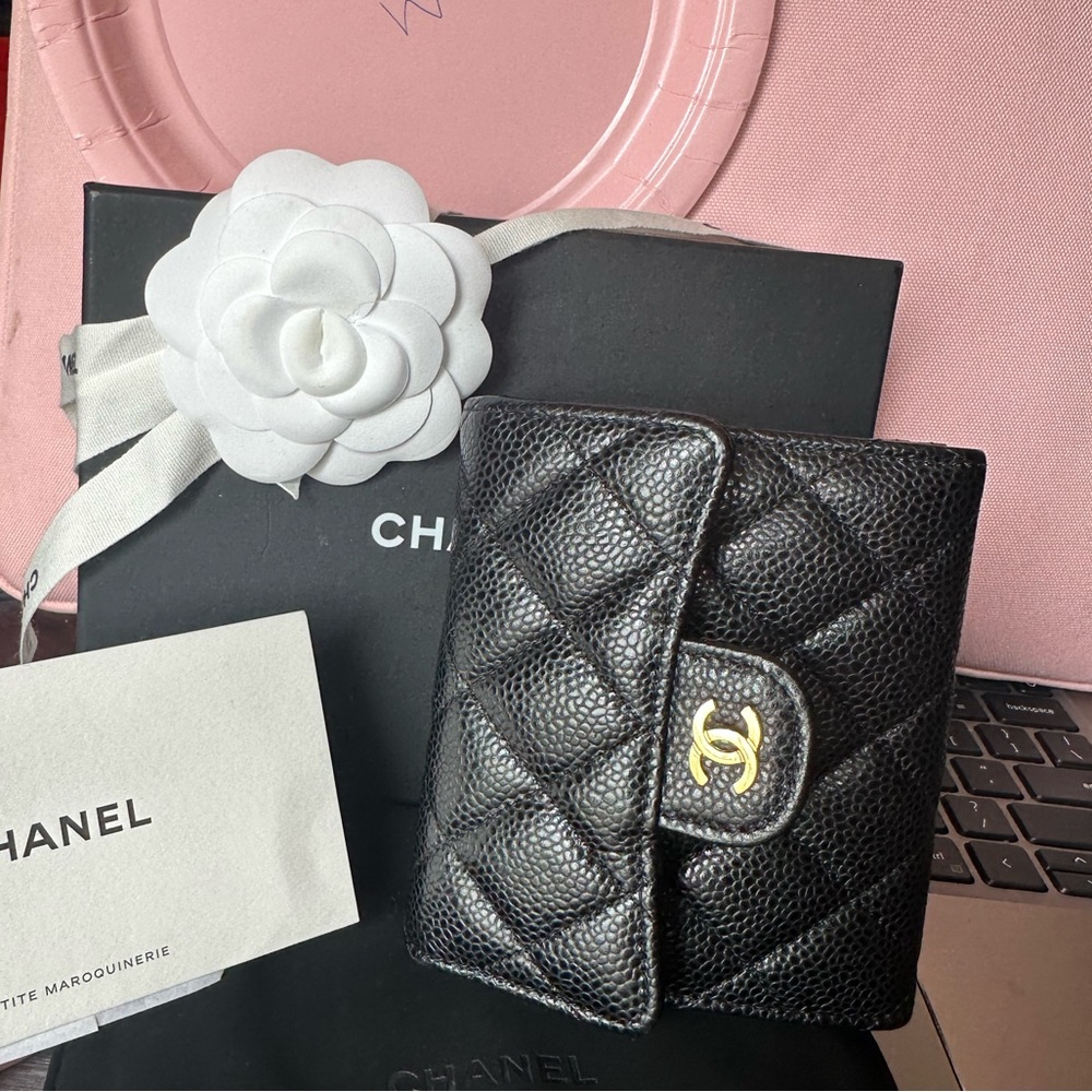 CHANEL Classic Small Flap Wallet